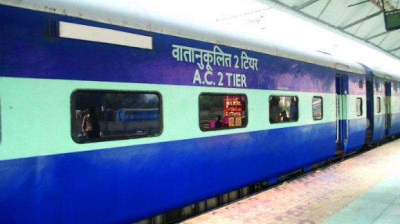 इन 10 जोड़ी रेलगाड़ियों में बढ़ाए डिब्बे