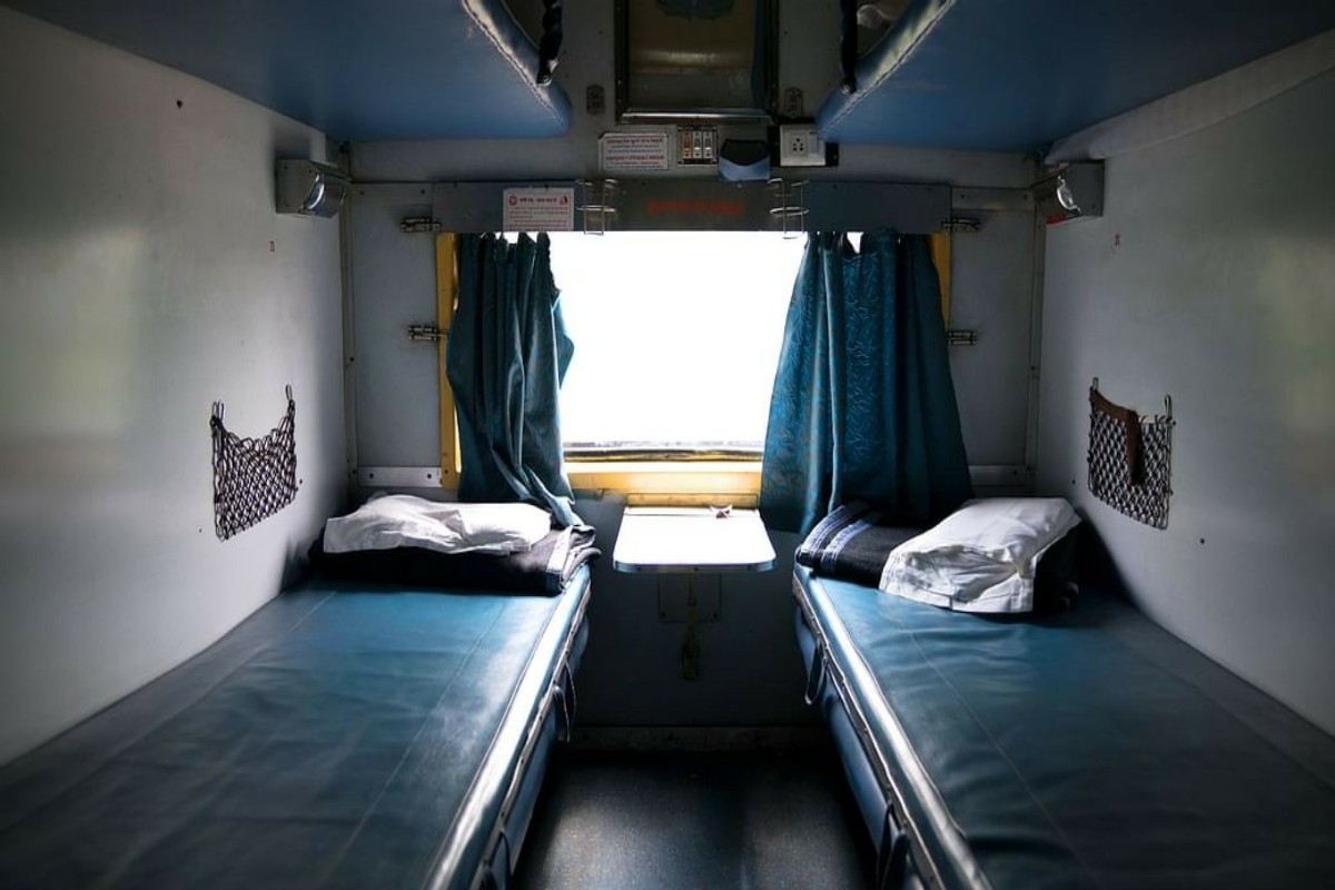 मिलेगी कन्फर्म सीट, देखें किस रेलगाड़ी में कितनी बर्थें हैं खाली