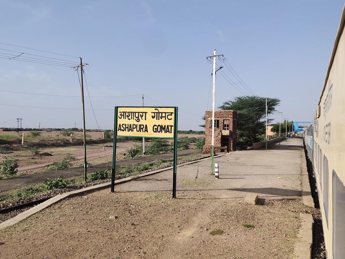 भिवानी से आशापुरा गोमट तक मेला स्पेशल