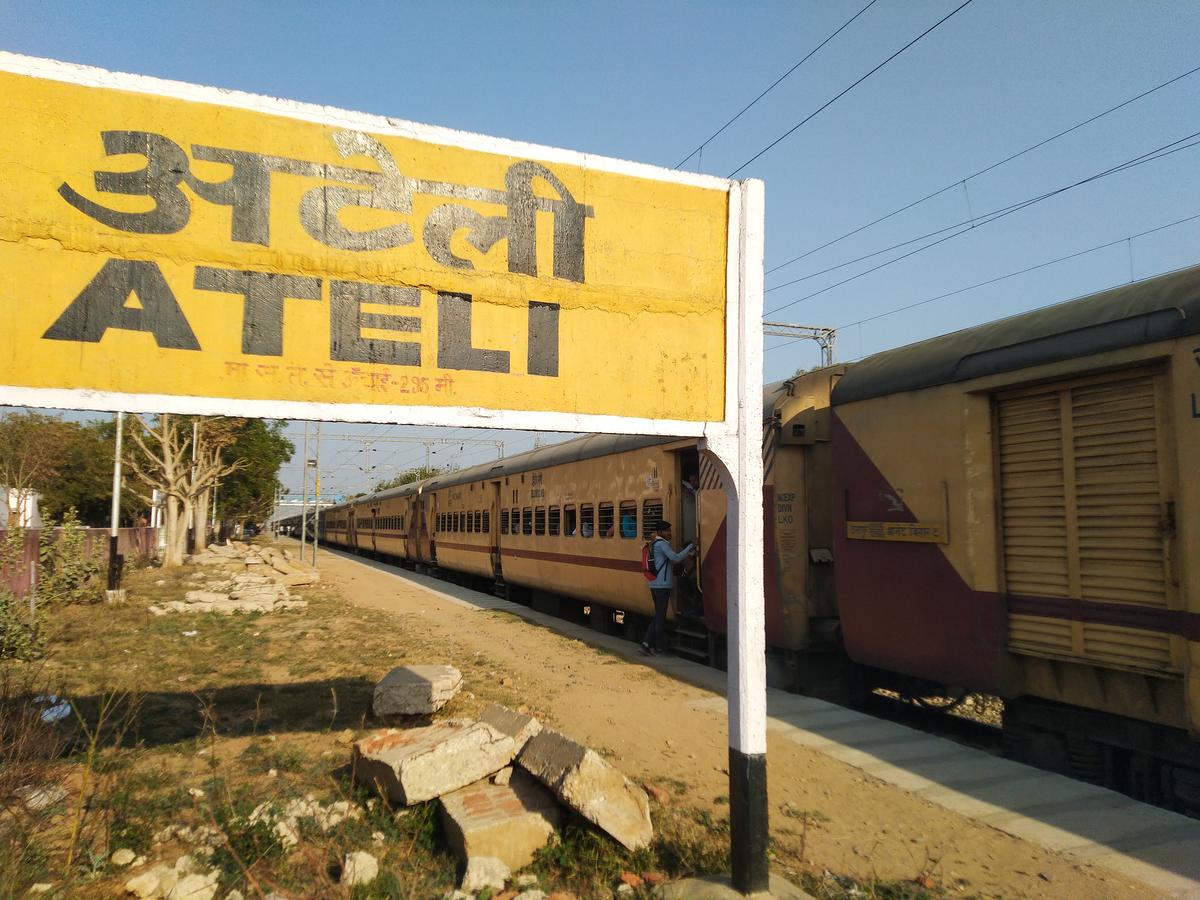 अटेली स्टेशन पर नहीं ठहरेगी ये रेलगाड़ियां
