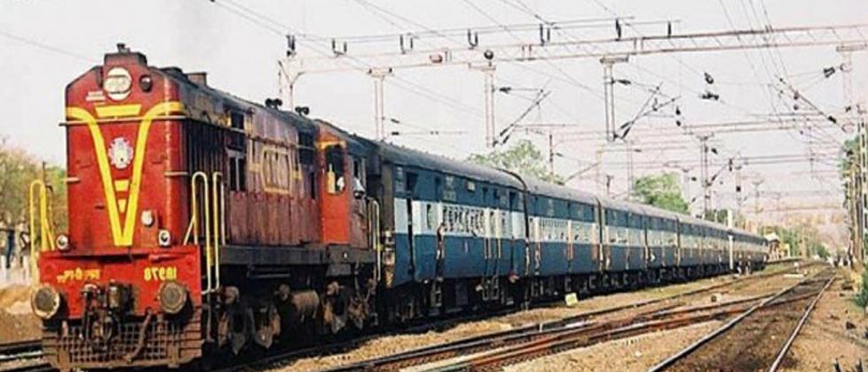 रेलवे ने स्पेशल गाड़ियों का किया विस्तार, देखें टाइम टेबल