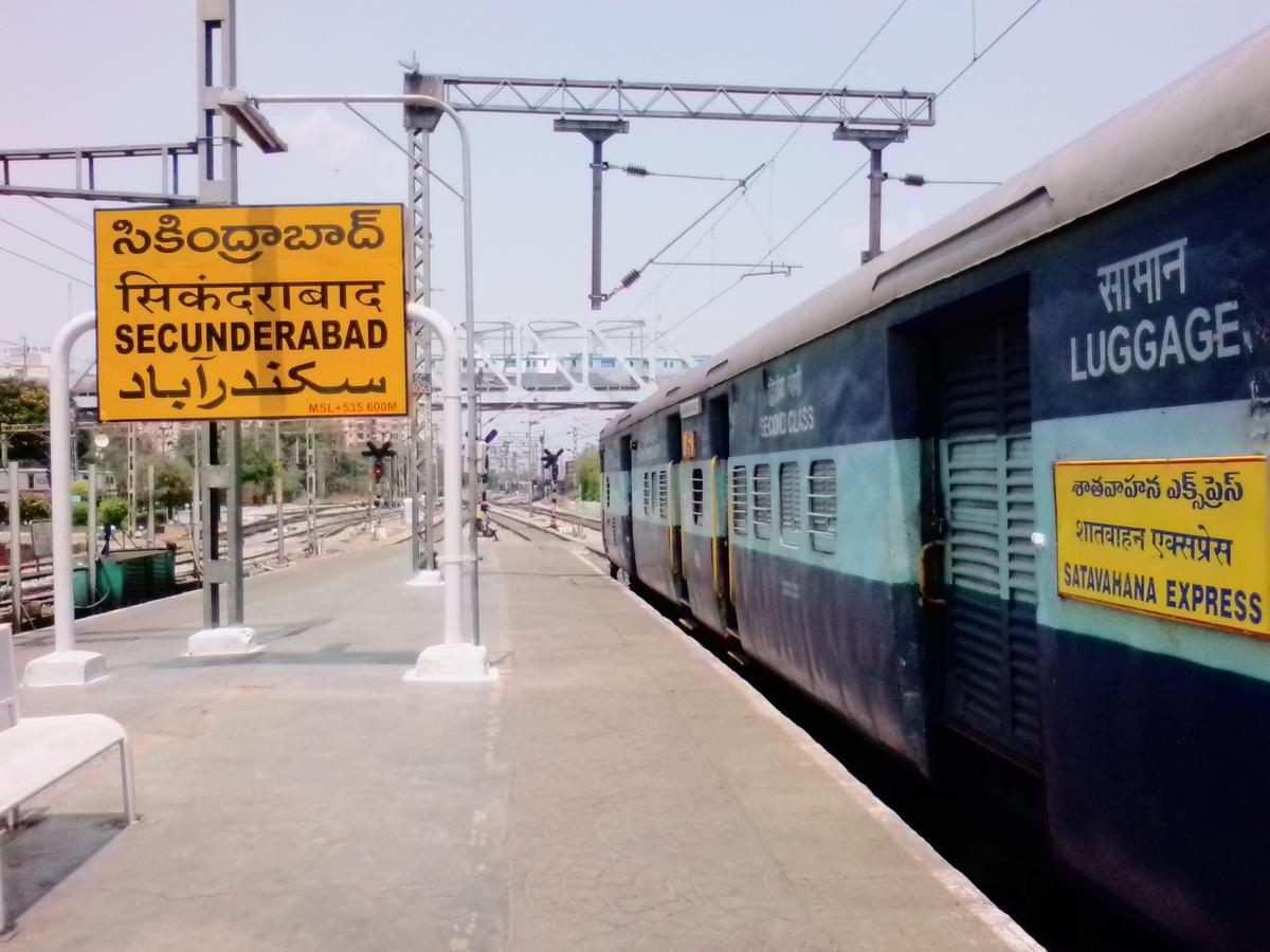 सिकंदराबाद से अन्य स्टेशनों पर शिफ्ट होंगी ये 32 रेलगाड़ियां