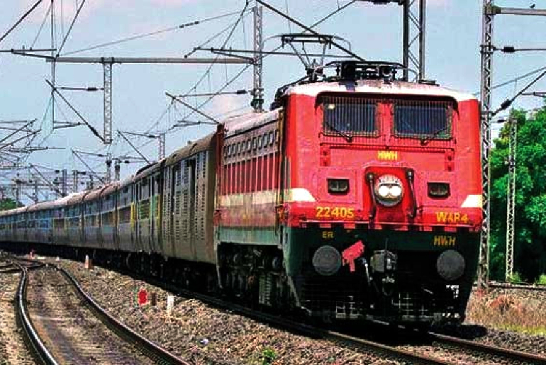 15 रेलगाड़ियों का इन स्टेशनों पर ठहराव